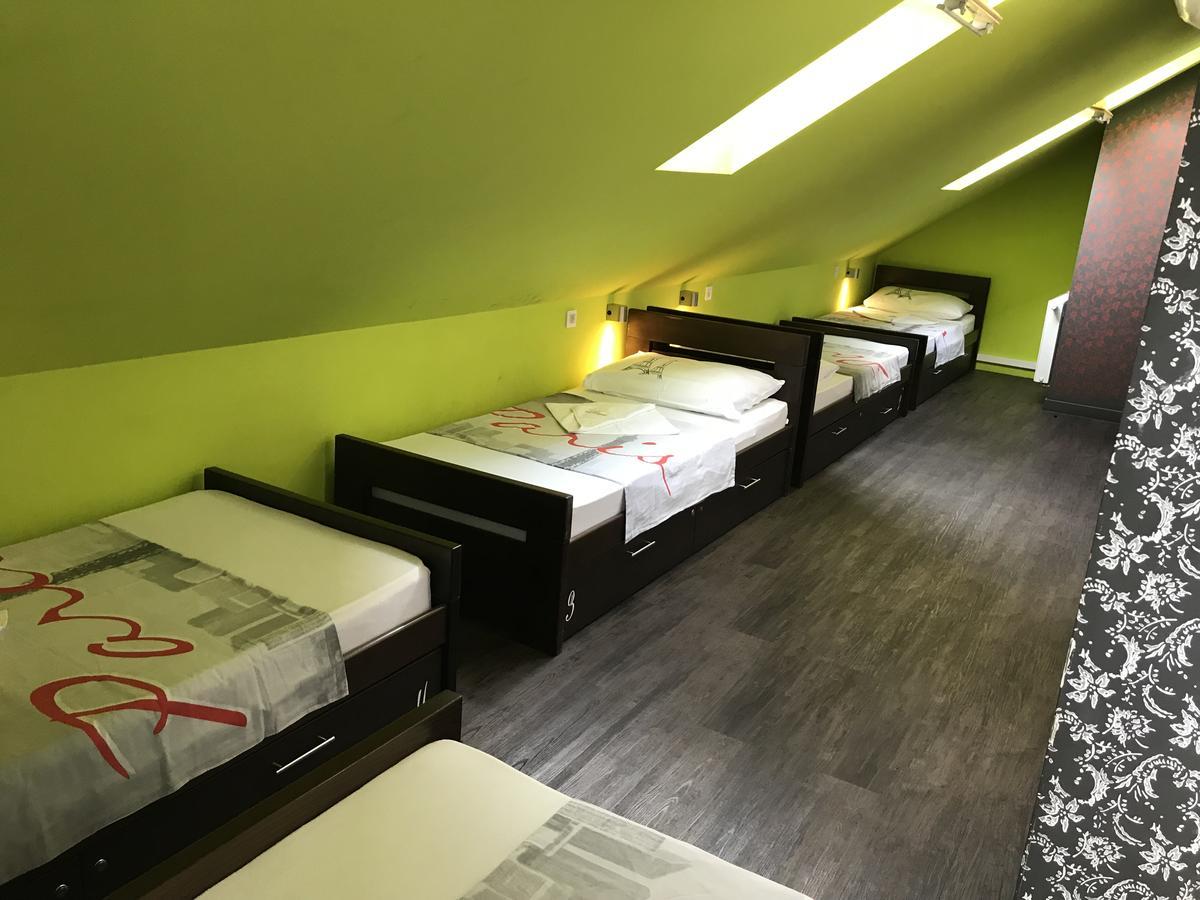Hostel Paris ザグレブ エクステリア 写真
