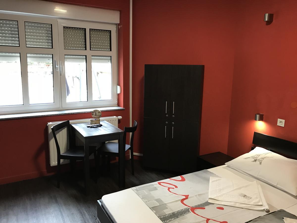 Hostel Paris ザグレブ エクステリア 写真