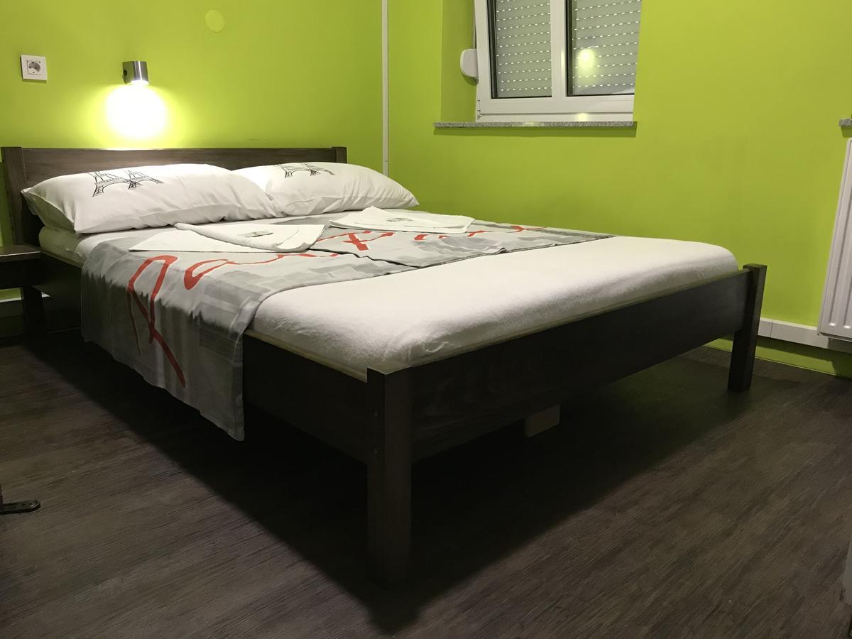 Hostel Paris ザグレブ エクステリア 写真